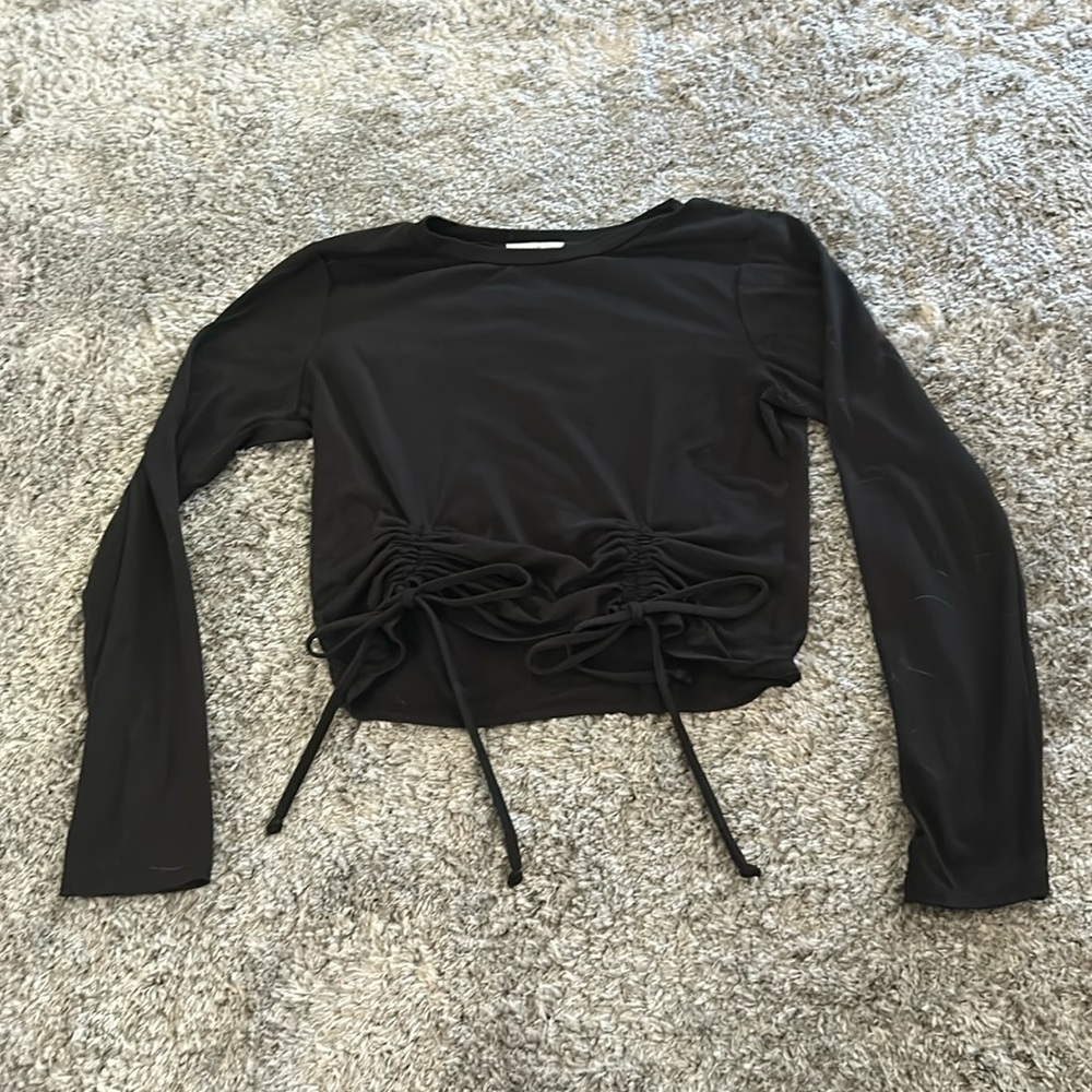 Large Black Longsleeve Crop Top